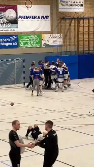 In einem unfassbaren Krimi gewinnen die Plochinger Jungs gegen Waiblingen 30:29!